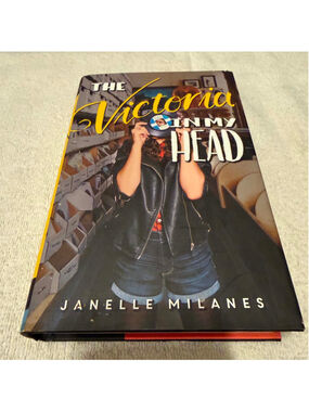 Simon Pulse The Victoria In My Head Coffee Table Book Yellow Black One Size